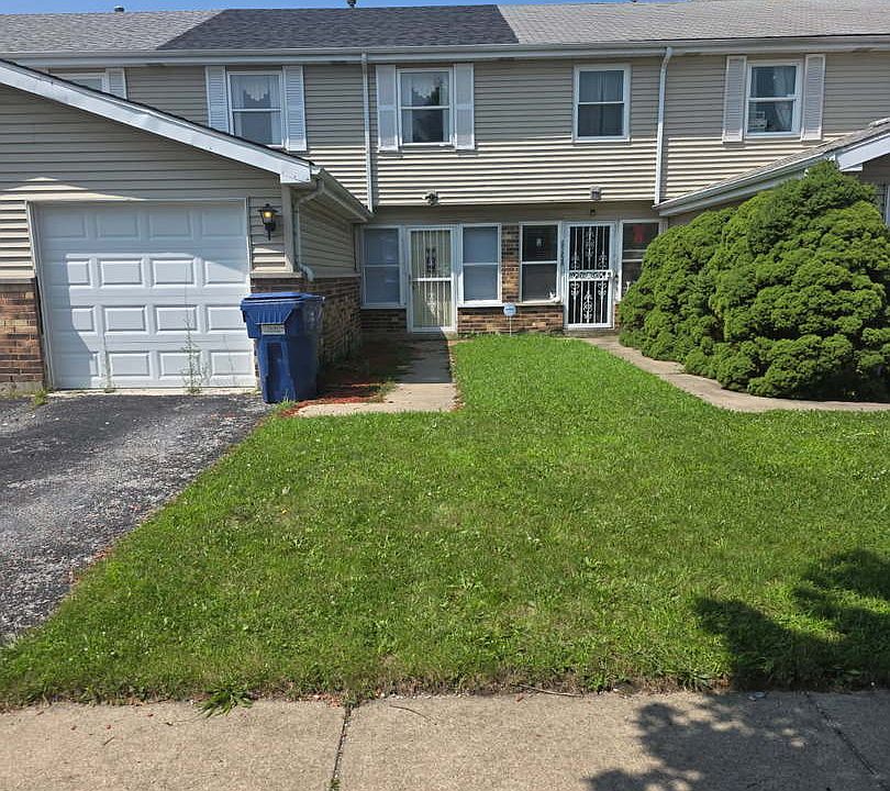 1st image of 2620 E Martha Pl