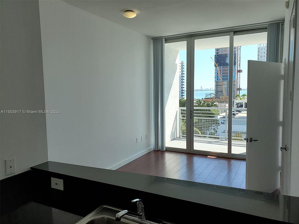 1st image of 2200 NE 4th Ave APT 806