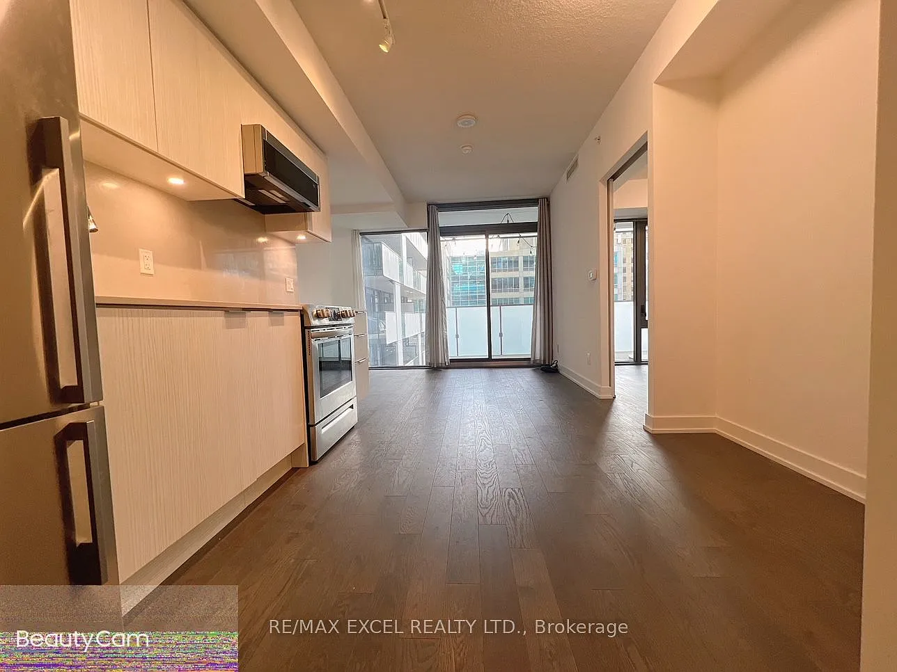25 Richmond St E — Photo 4
