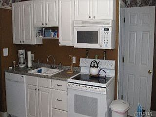 2nd image of 970 Coates Ave