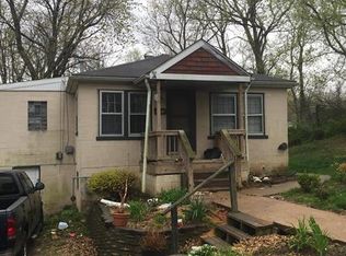 2713 Moore St, Alton, IL 62002