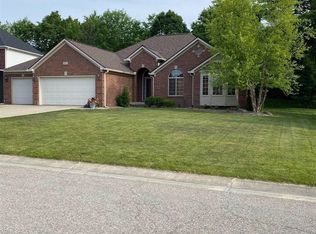 2352 Village Woods Dr, Grand Blanc, MI 48439