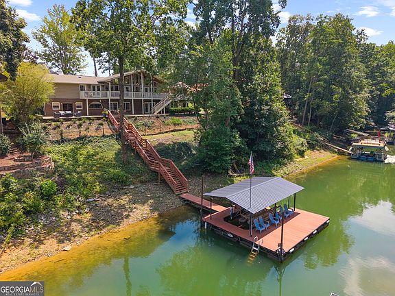 2nd image of 2105 Kemp Dr