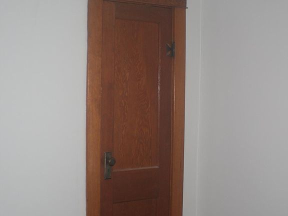 5th image of 655 E Penning Ave