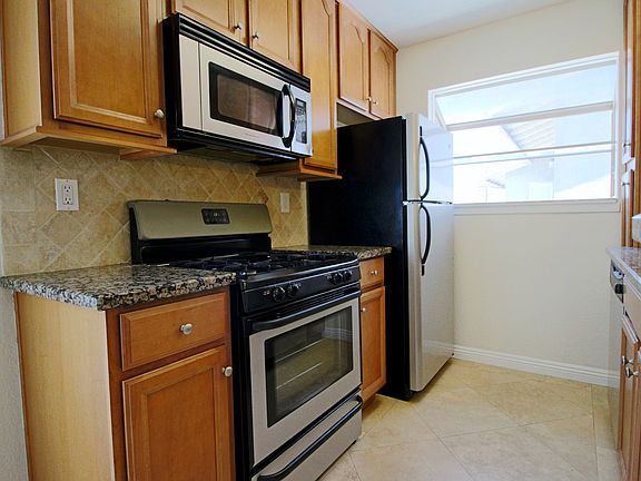 3rd image of 4244 Cherokee Ave APT 7
