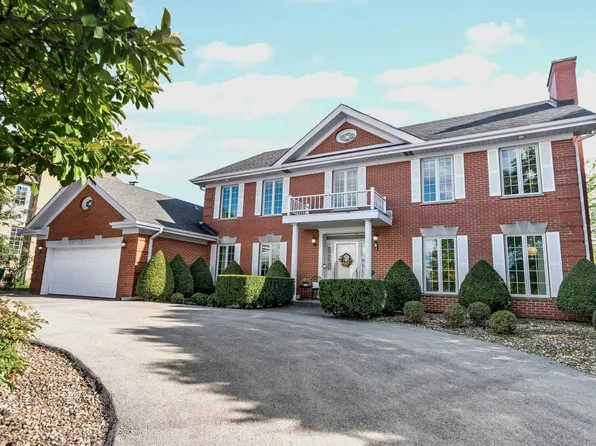 8115 Pluskota Dr, Orland Park, IL 60462