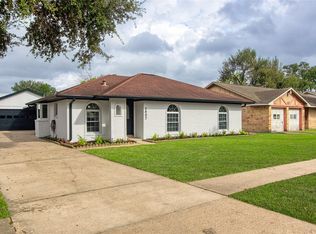 5802 Chrystell Ln, Houston, TX 77092