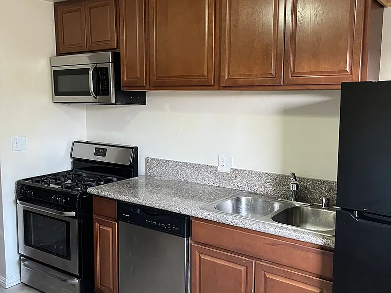 4480 Euclid Ave #K — Photo 6