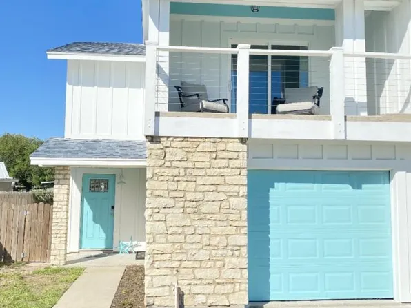 1015 N Allen St #A, Rockport, TX 78382