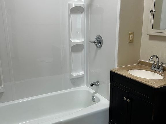4th image of 17 Argyle Pl APT F