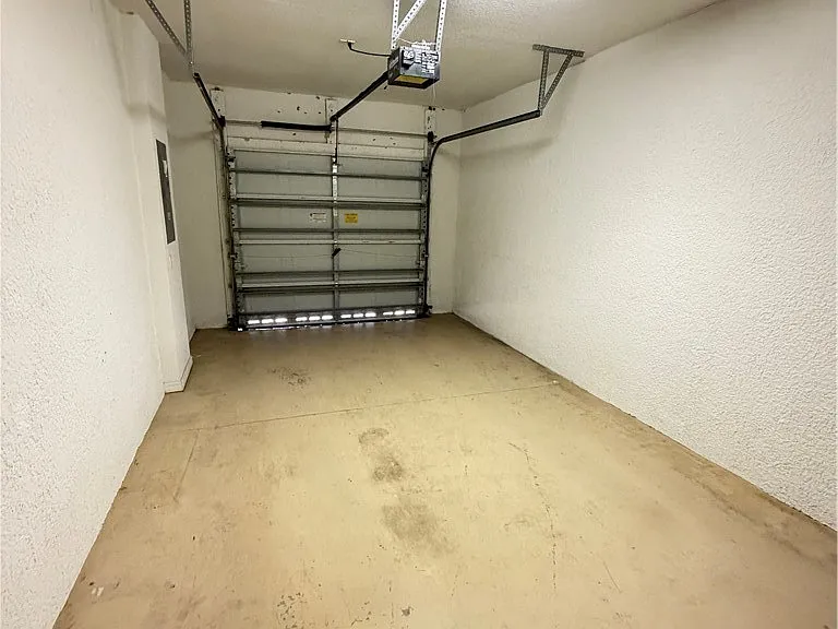 8541 Athena Ct — Photo 17