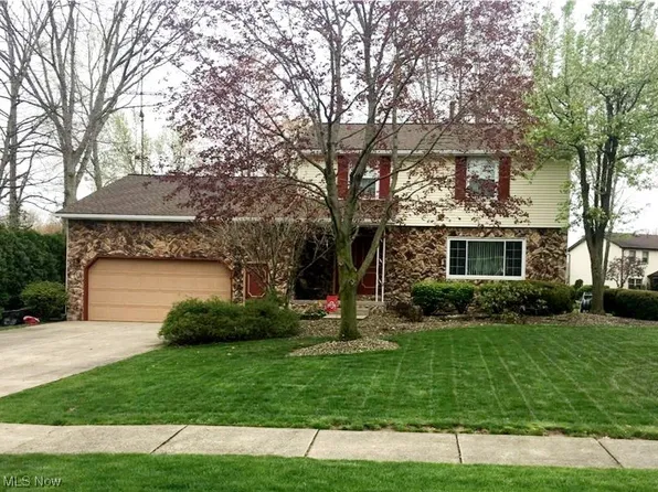 20 Navajo Trl, Girard, OH 44420