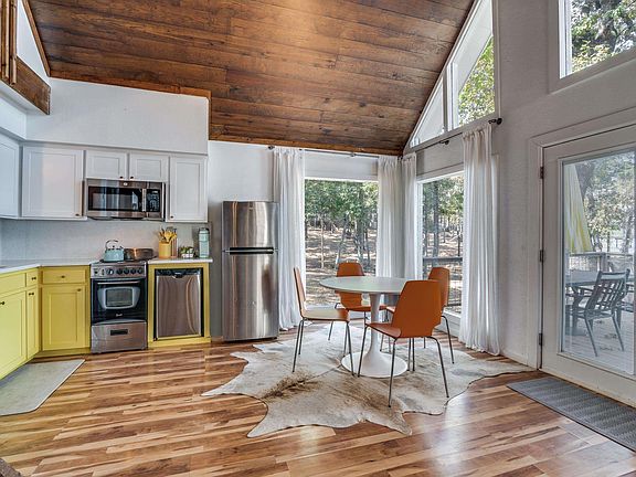 4th image of 109 E Barker Creek Dr