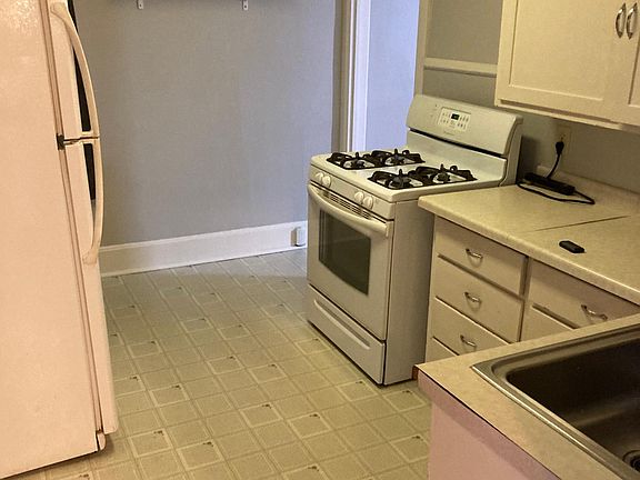 Full size stove and refrigerator