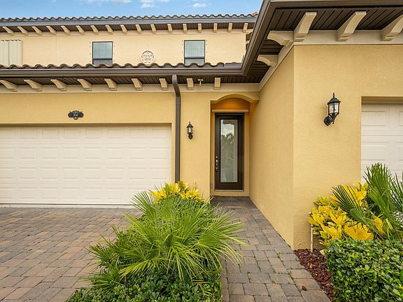 2nd image of 735 Lanai Cir APT 104
