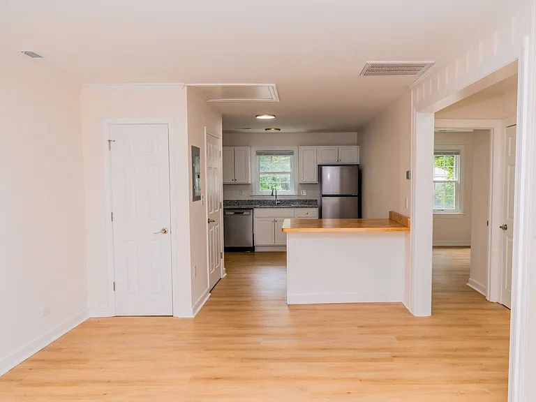 103 Cresap Rd — Photo 53