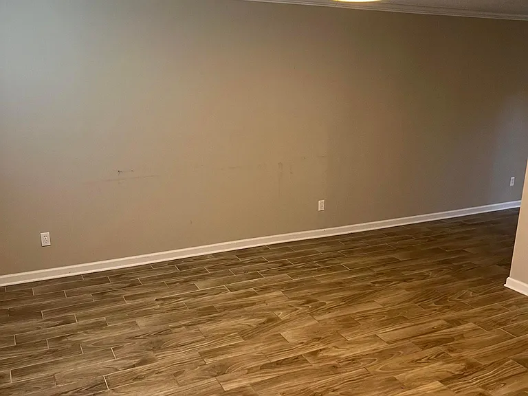 7 Eleven Estates Dr #7 — Photo 5