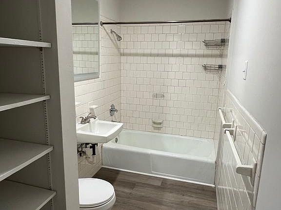 4th image of 50 Briarwood Ln #4