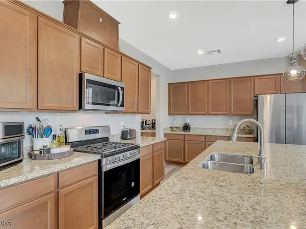6322 Highledge St, North Las Vegas, NV 89081