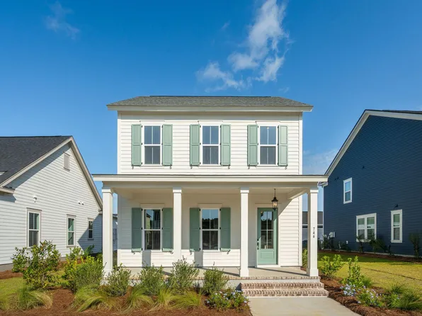 744 Blueway Ave, Summerville, SC 29486