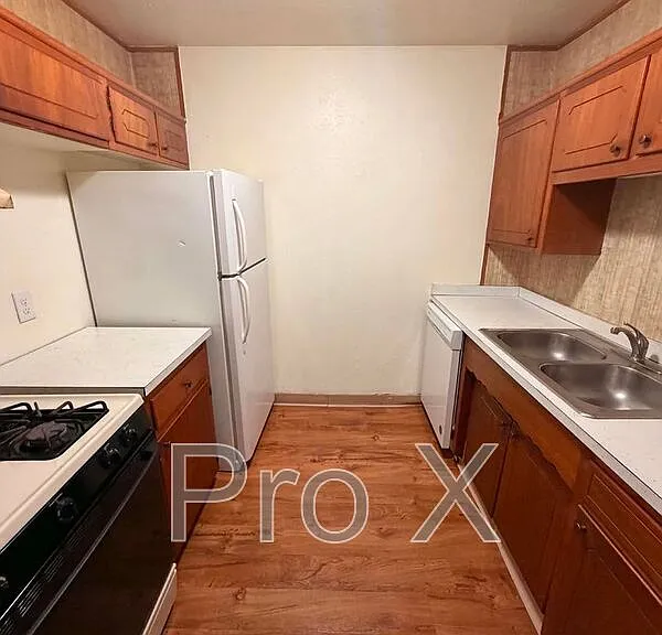 1807 Grand Ave #2S — Photo 4