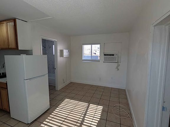 4th image of 305 N 15th St #B