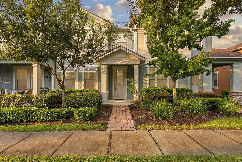 3 bed, 2.5 bath, 1603 sqft, $2,400 — Photo 1
