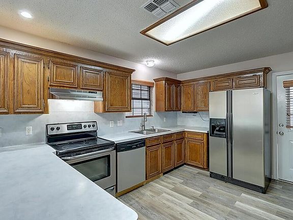4th image of 4209 Holly Ridge Dr