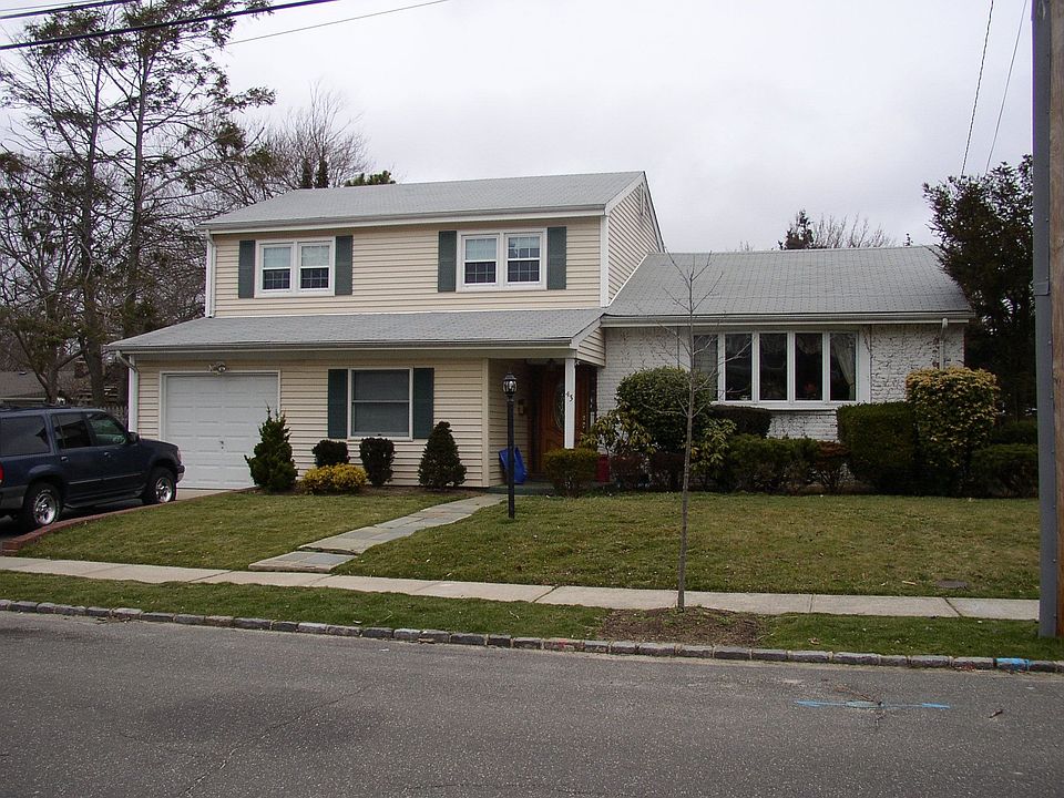 1st image of 43 Pocahontas St E