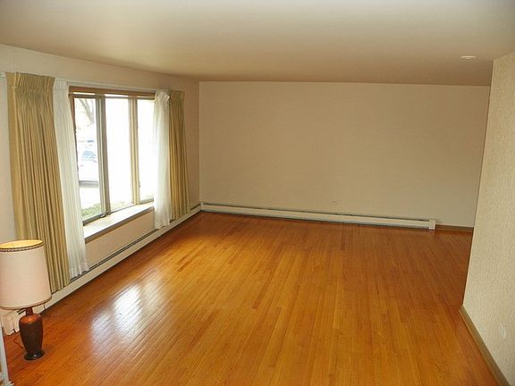 2nd image of 10329 S Karlov Ave