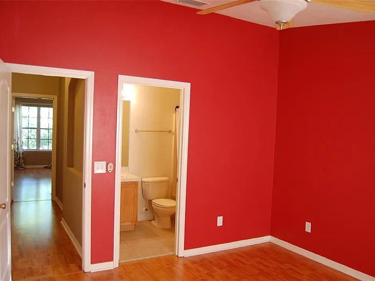423 Wilton Cir — Photo 16