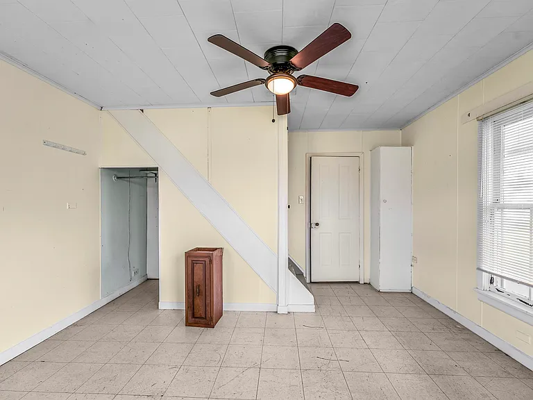 409 Arthur Ave — Photo 9