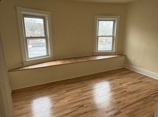 206 W Harford St #2F, Milford, PA 18337