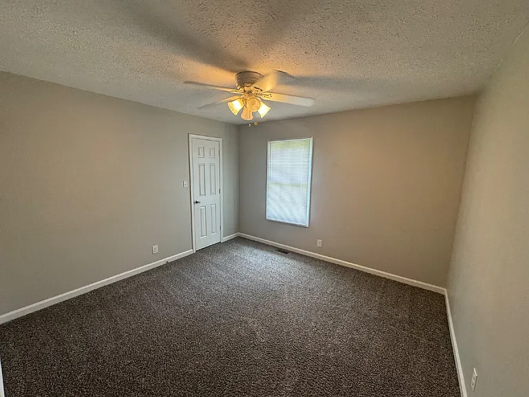 101 Meadow Ln — Photo 8