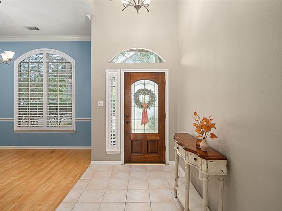4th image of 1139 Eastbourne Ln