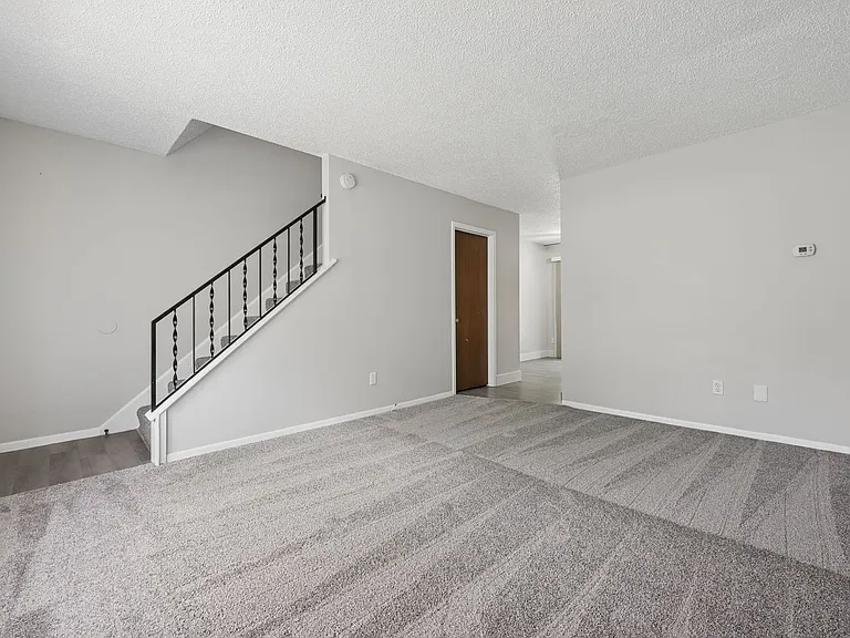 1400 Country Side Dr — Photo 6
