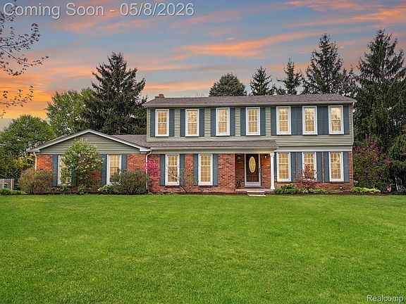 3rd image of 5028 Aintree Rd
