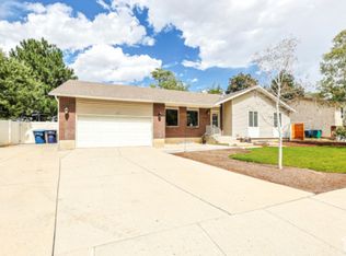 2193 E Gyrfalcon Dr, Sandy, UT 84092