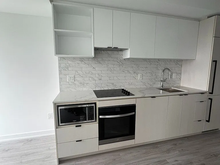 252 Church St #4201 — Photo 4