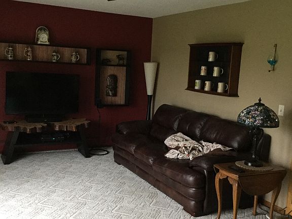 5th image of 1737 Hoyt Ave