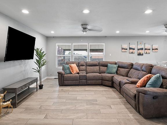 5th image of 4404 Wallington Dr