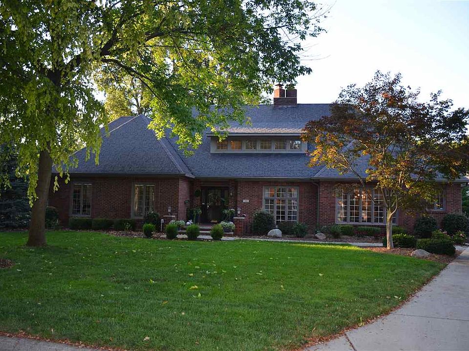 1st image of 32 King John Dr