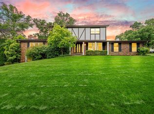 1226 Miremont Dr, Ballwin, MO 63011