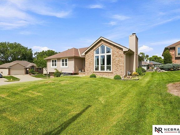 2nd image of 9120 Drexel Cir