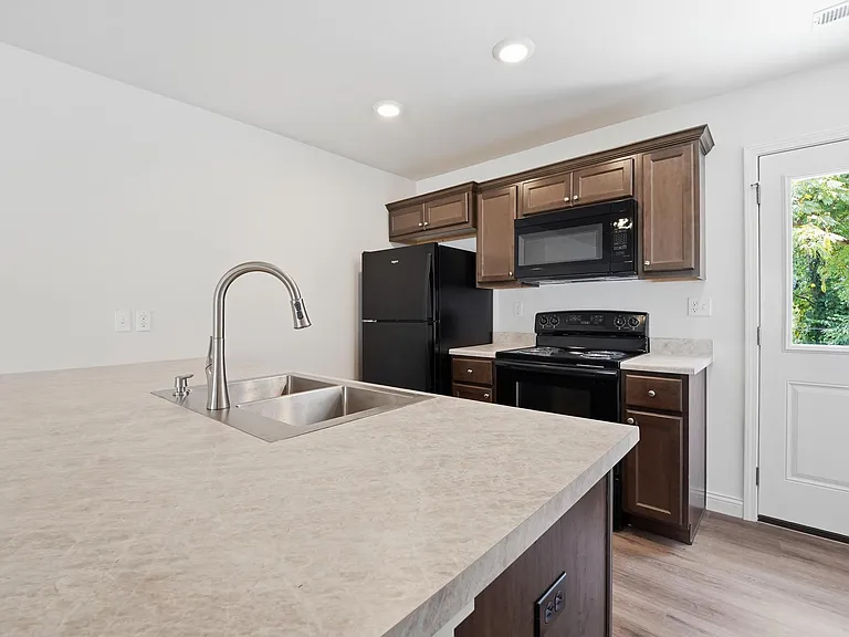 15405 Corbin Ct — Photo 28