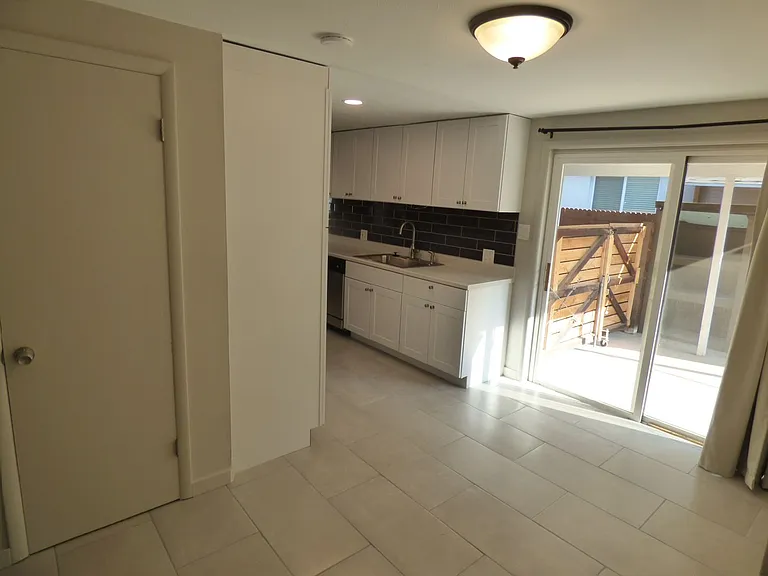 1543 S Hudson St — Photo 5