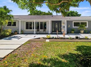 1600 Yale Dr, Hollywood, FL 33021