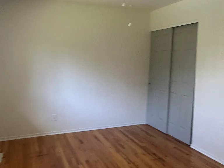 1079 Briarhurst Dr — Photo 10