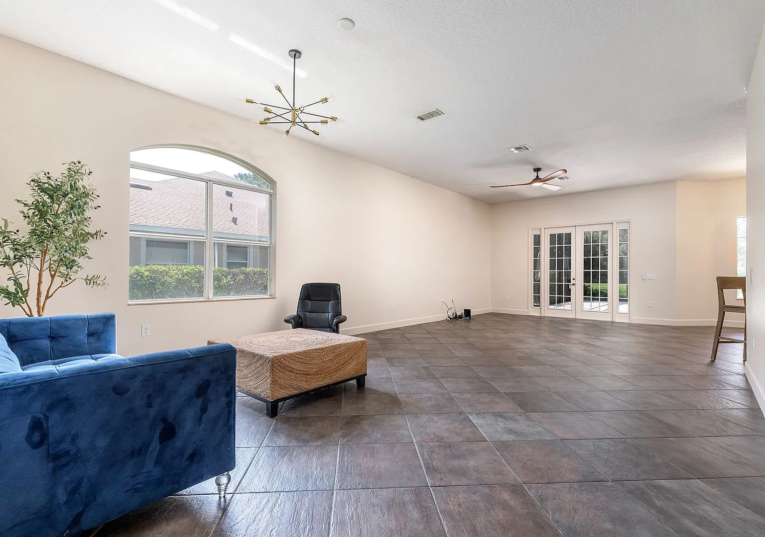 Truly Beautiful Heated Salt Pool Home In Rock Springs Ridge Community! — Photo 4
