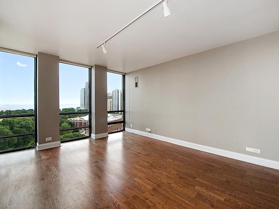 3rd image of 1660 N La Salle St #1311